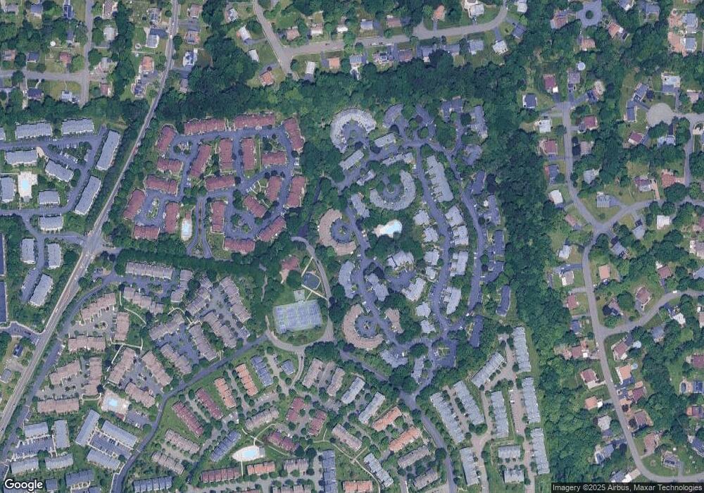 217 Treetop Cir unit 217, Nanuet, NY 10954 - photo 1