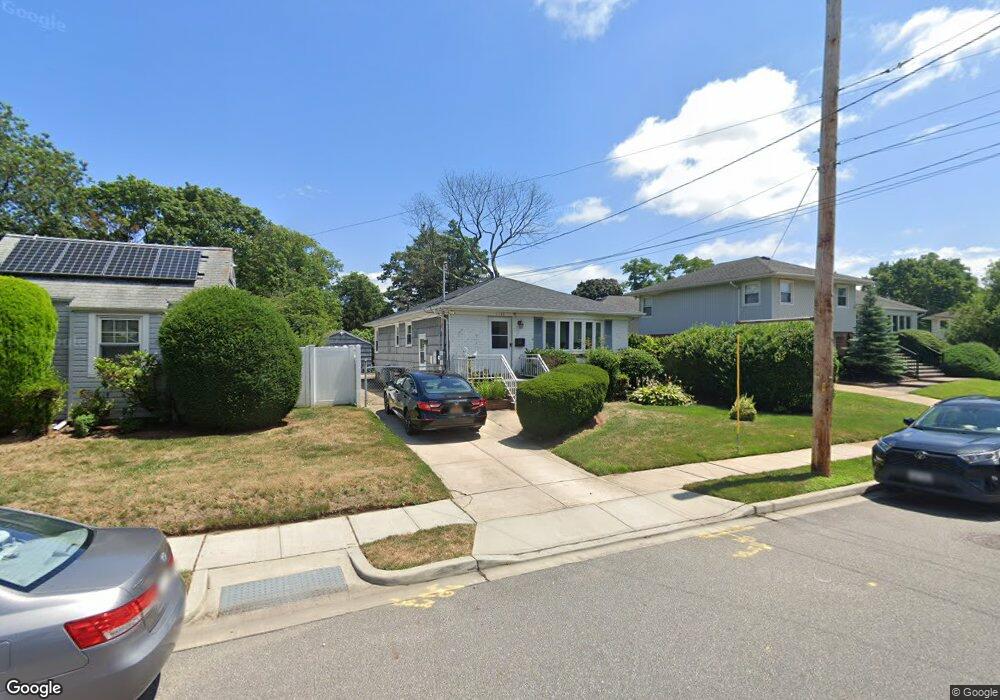 1583 Peapond Rd, North Bellmore, NY 11710 - photo 1