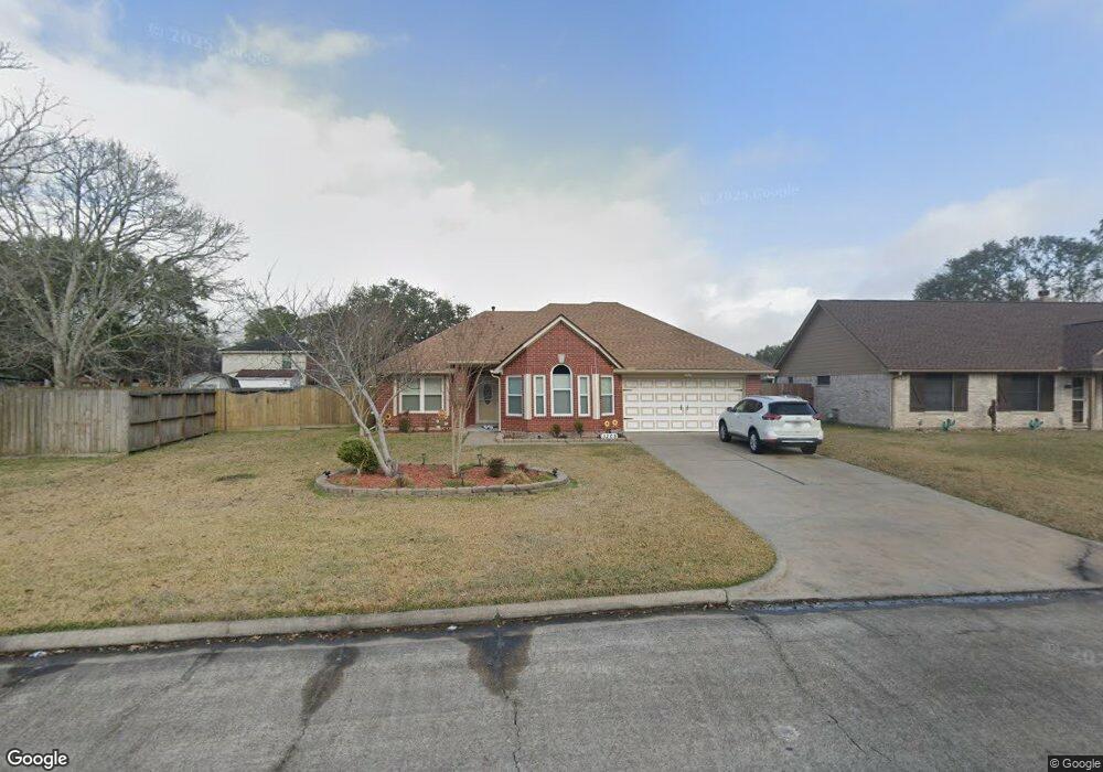 3208 Fox Run Dr, Alvin, TX 77511 - photo 1