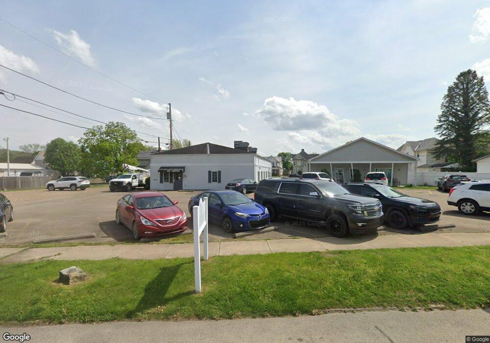 923 925 Chestnut St, Coshocton, OH 43812 - photo 1