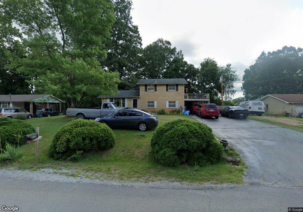 207 Lakeshore Dr, McMinnville, TN 37110 - photo 1