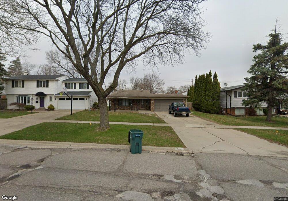 920 W Elmwood Ave, Clawson, MI 48017 - photo 1