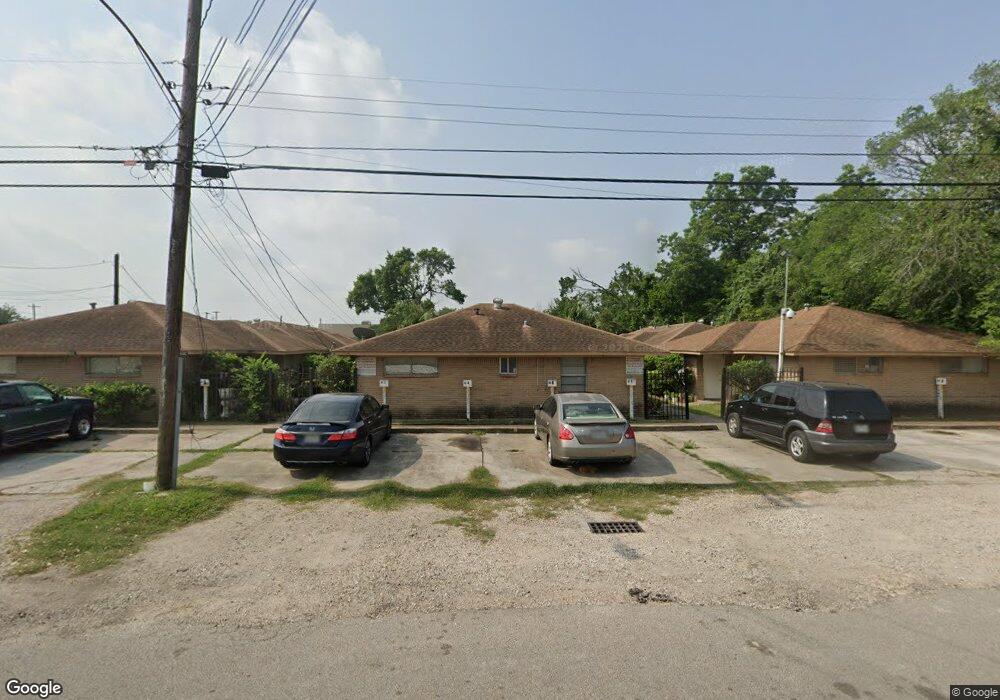900 E Rogers St unit 3, Houston, TX 77022 - photo 1