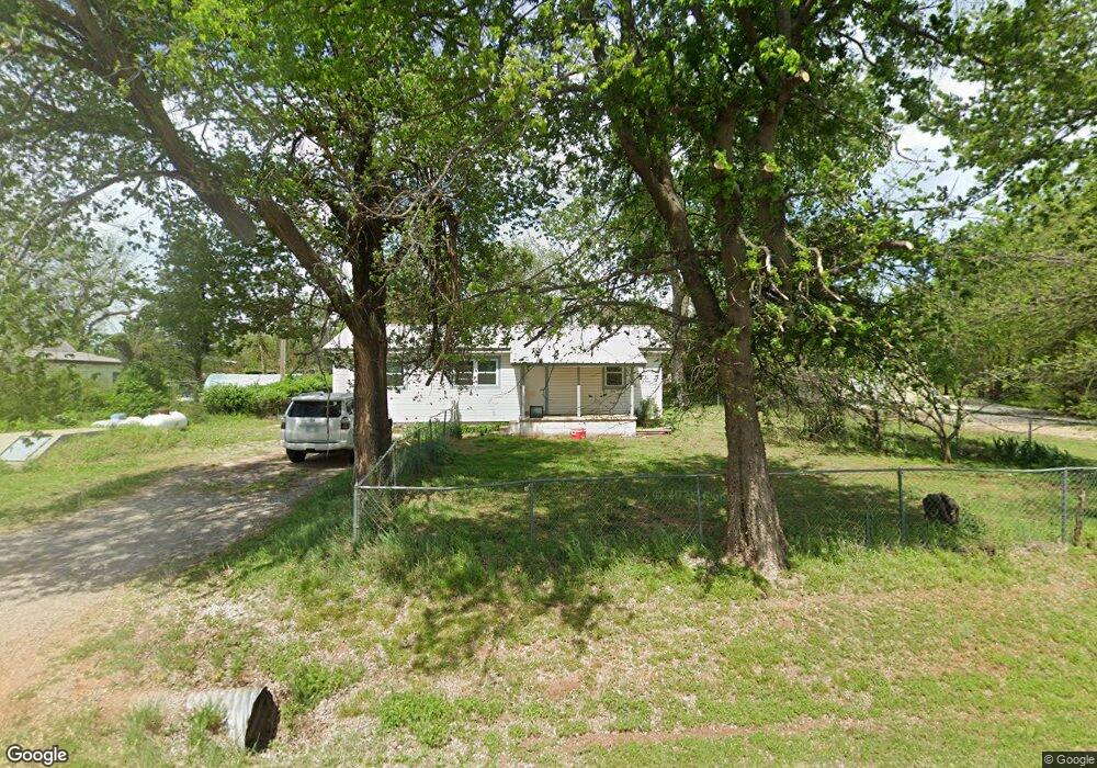 2256 Tecumseh Rd, Tuttle, OK 73089 - photo 1