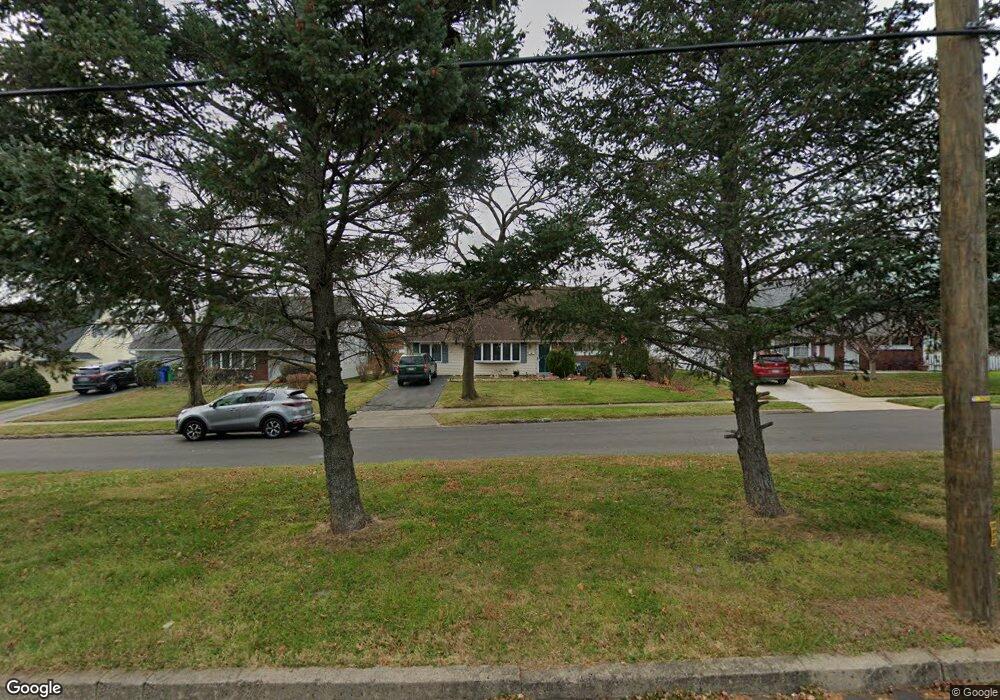 15 Glen Rd, Levittown, PA 19057 - photo 1