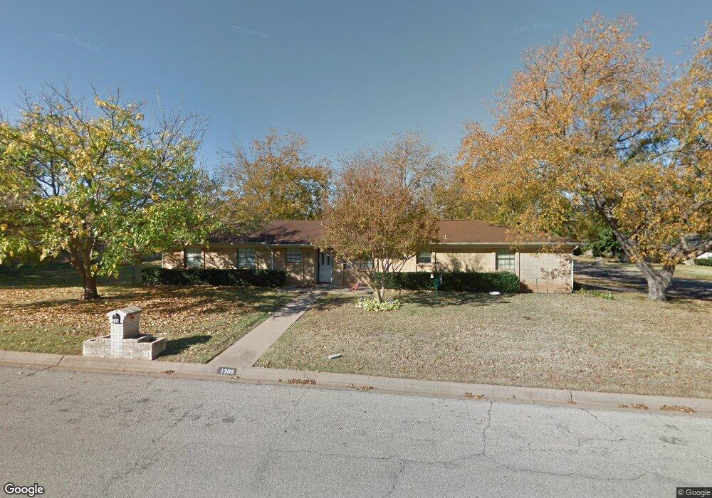 1306 Pecan Dr, Weatherford, TX 76086 - photo 1