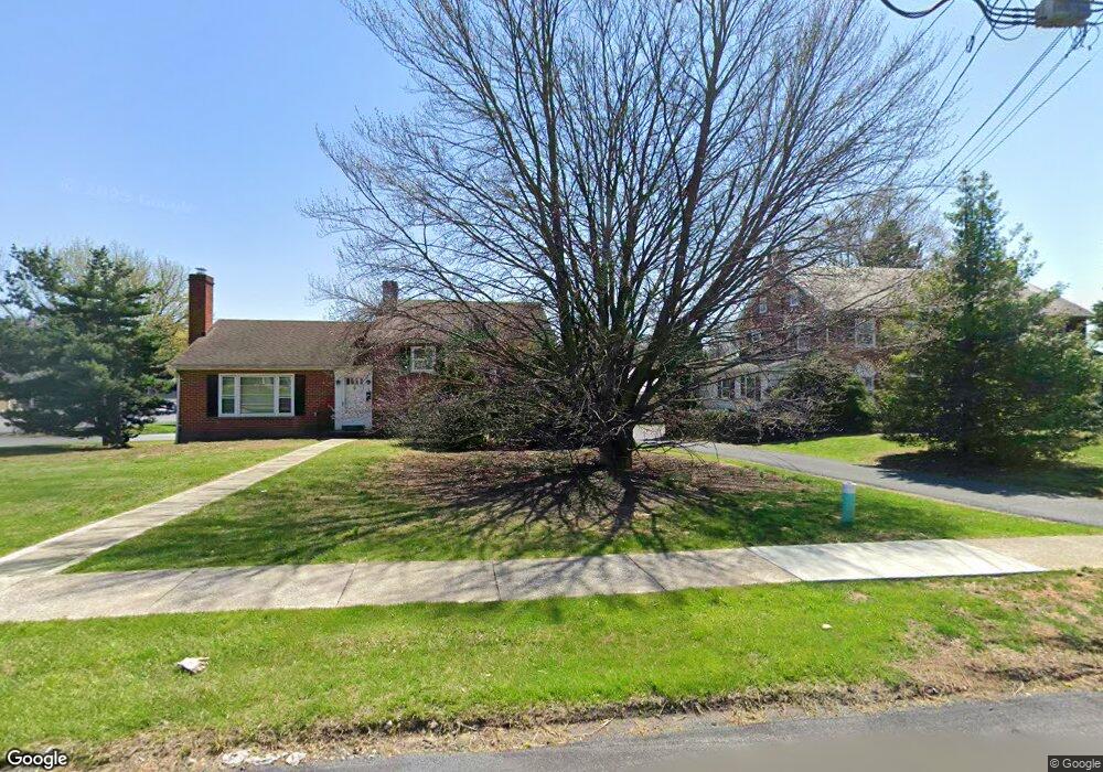 548 E Main St, New Holland, PA 17557 - photo 1