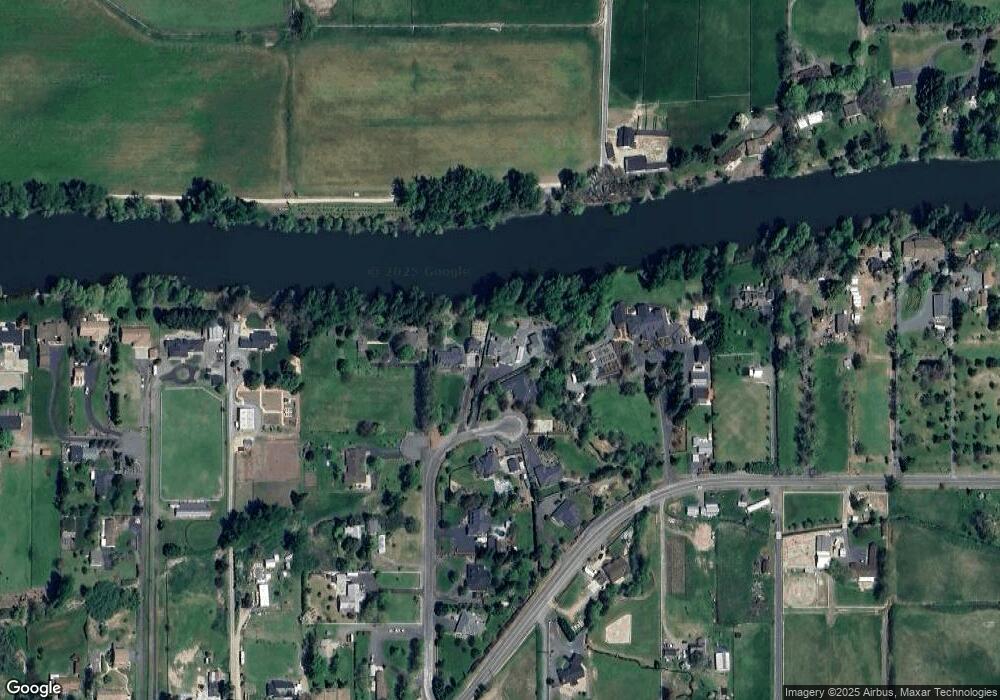 890 Breezy Ln, Grants Pass, OR 97527 - photo 1