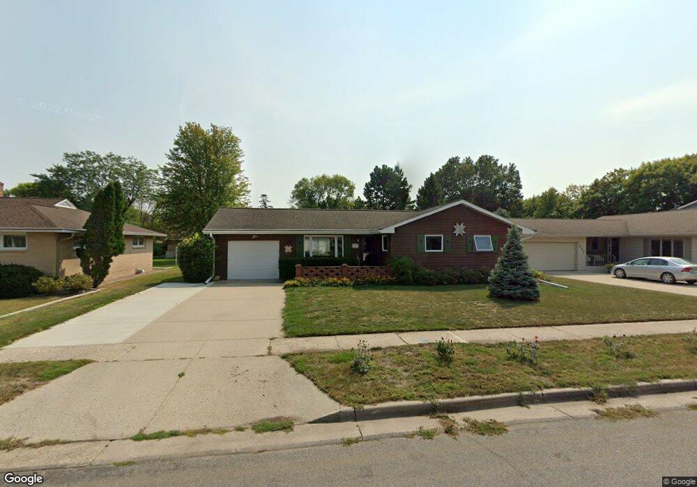 1441 Hilltop St, New Ulm, MN 56073 - photo 1