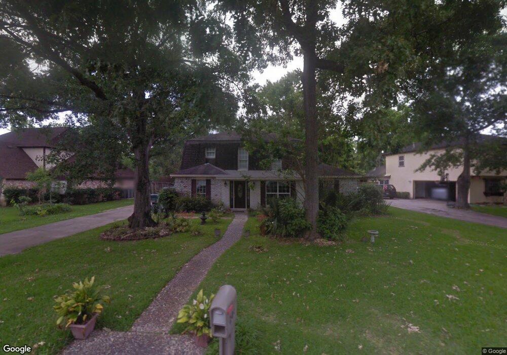 201 Saint Cloud Dr, Friendswood, TX 77546 - photo 1