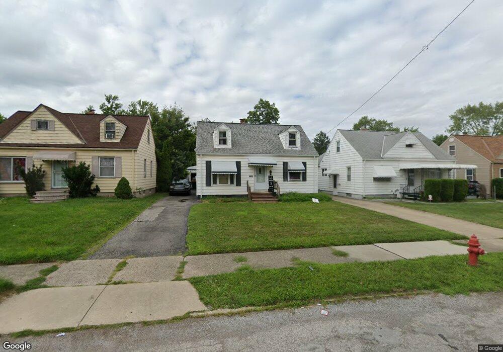 21503 Franklin Rd, Maple Heights, OH 44137 - photo 1