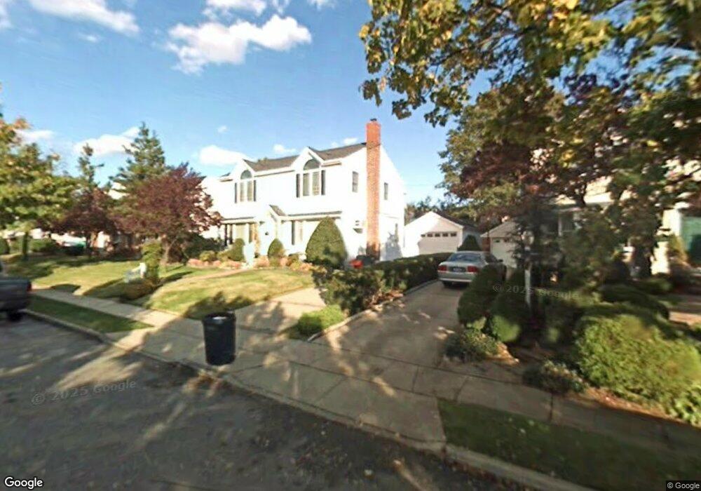 346 Sunny Ln, Franklin Square, NY 11010 - photo 1