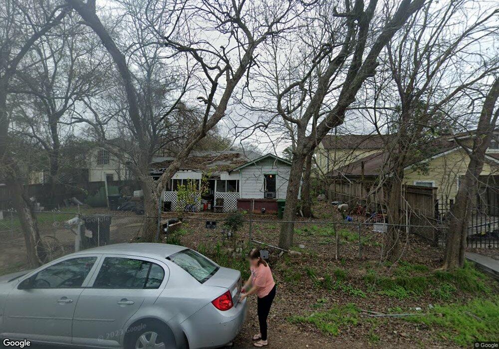 6934 Amber St, Houston, TX 77022 - photo 1