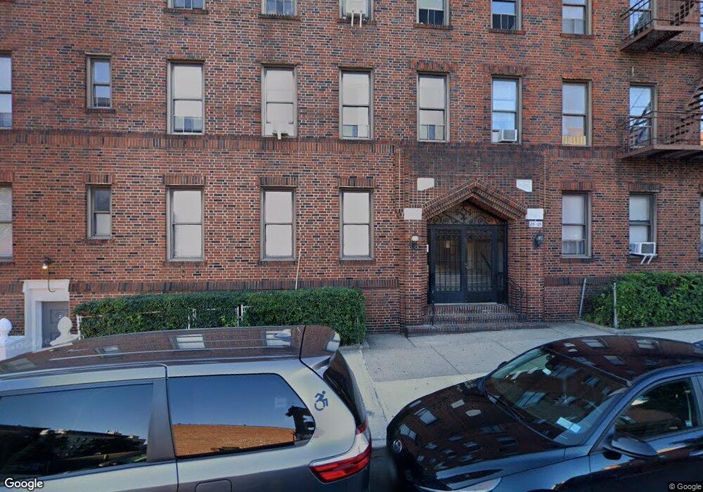 25-05 41st St unit C-4, Long Island City, NY 11103 - photo 1