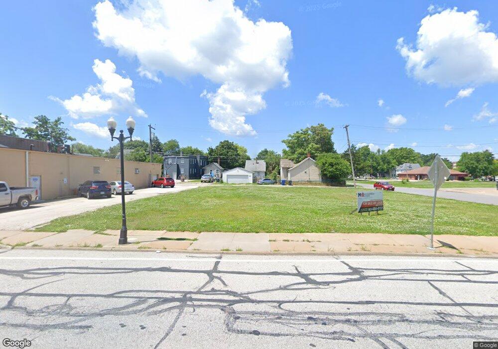 1716 N Harrison St, Davenport, IA 52803 - photo 1