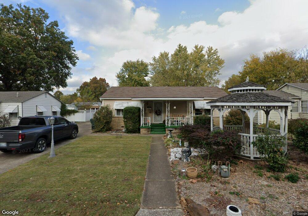 412 E 10th St, Claremore, OK 74017 - photo 1