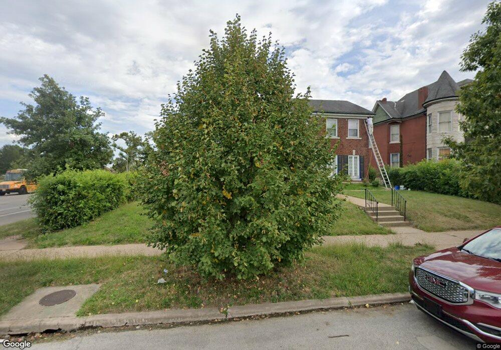 4576 Holly Ave, Saint Louis, MO 63115 - photo 1