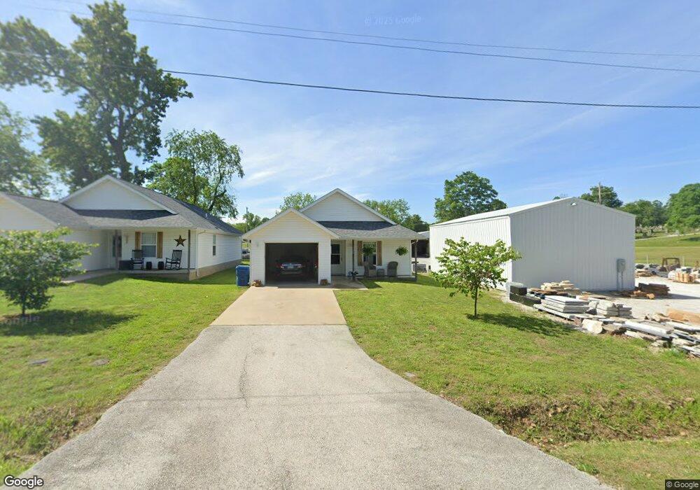 1220 Sycamore St, Carthage, MO 64836 - photo 1