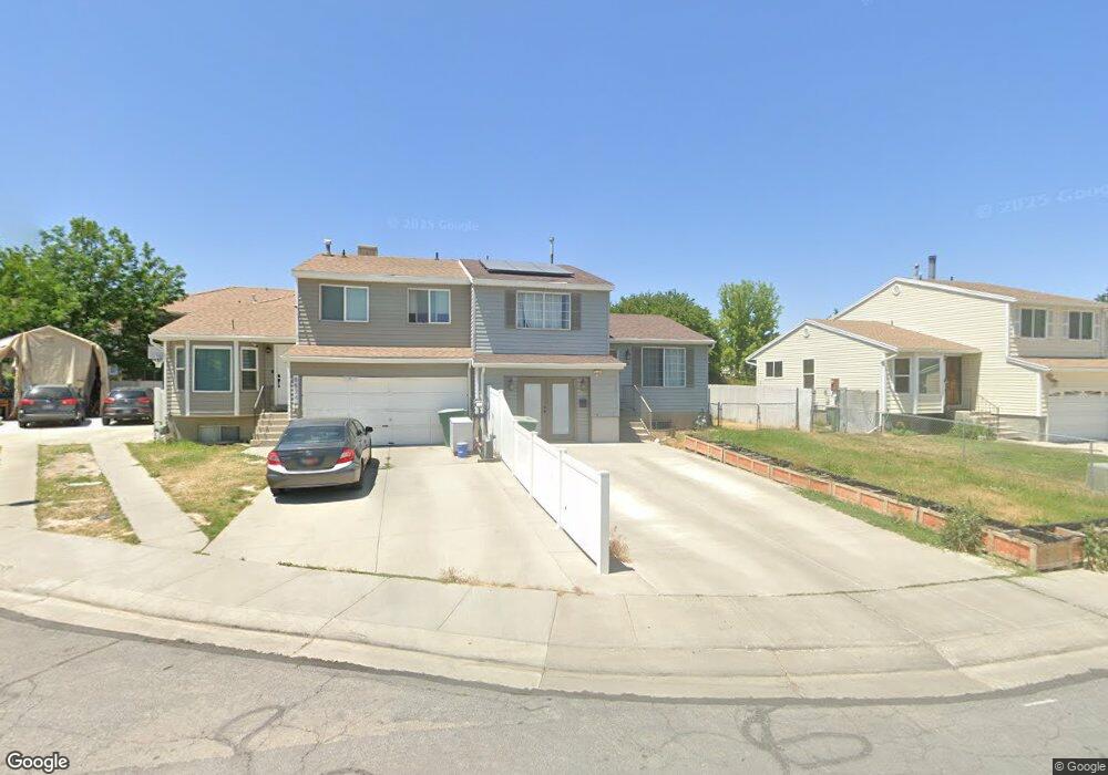 8820 S Oak Ln, West Jordan, UT 84088 - photo 1