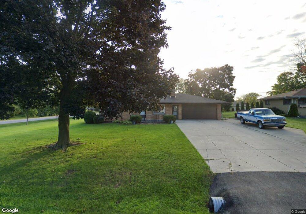 W148N7770 Menomonee Manor Dr, Menomonee Falls, WI 53051 - photo 1