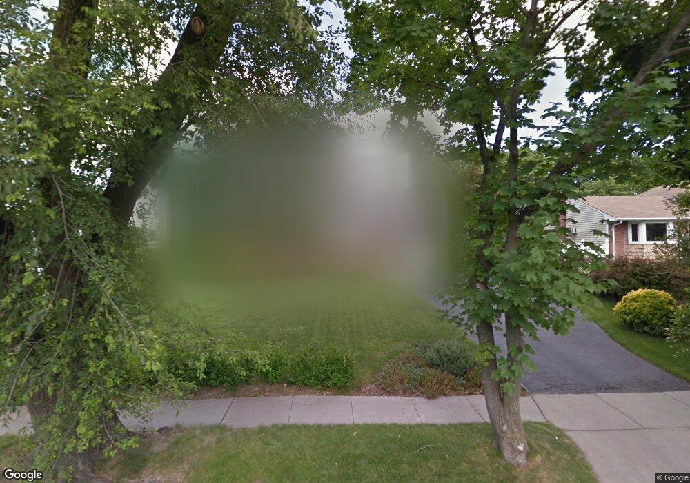 1 Starlight Dr, ComMacK, NY 11725 - photo 1