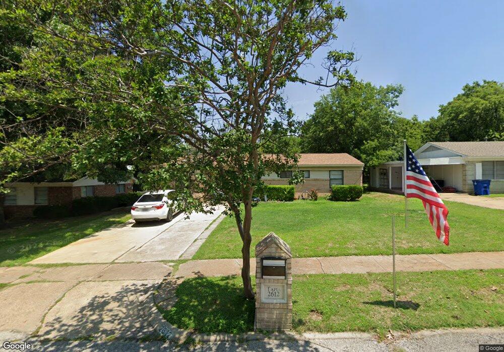 2612 Woodlawn Dr, Ennis, TX 75119 - photo 1