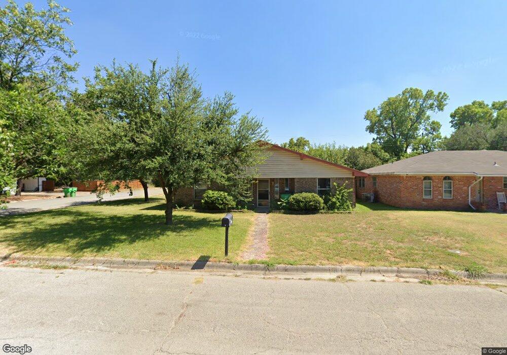 1510 Lynwood St, Gainesville, TX 76240 - photo 1