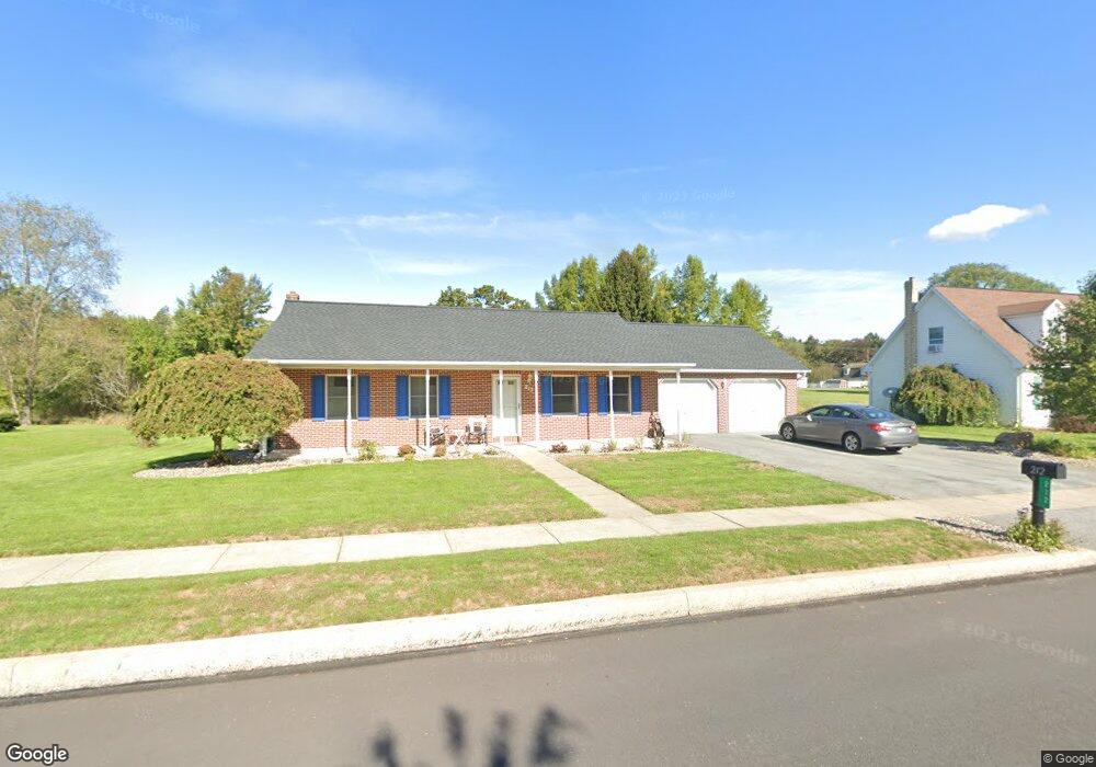 212 Barnett St, New Bloomfield, PA 17068 - photo 1