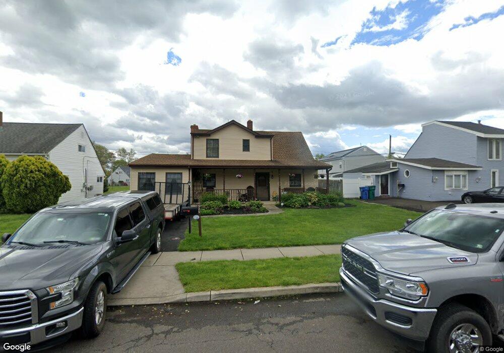 325 Appletree Dr, Levittown, PA 19055 - photo 1