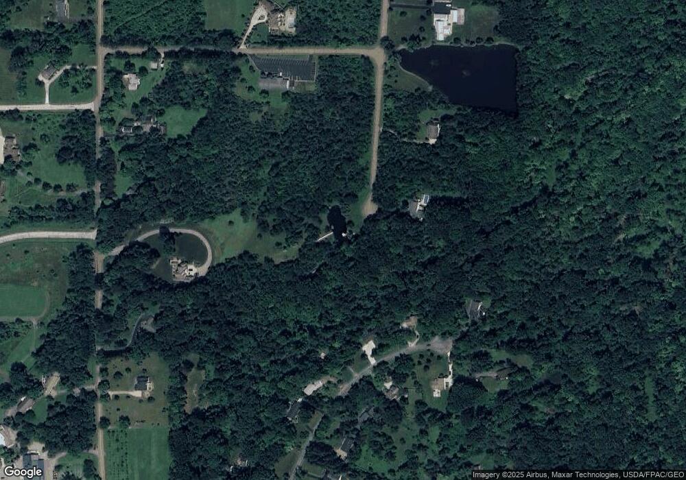 11263 Lake Forest Dr, Chesterland, OH 44026 - photo 1