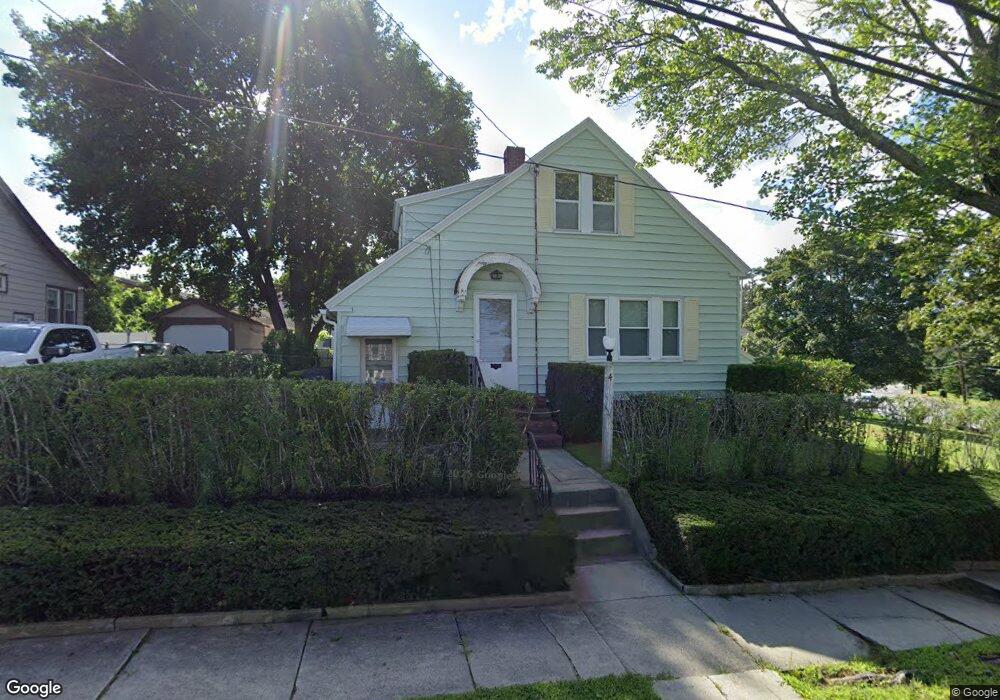 4 Strathmore Rd, Methuen, MA 01844 - photo 1