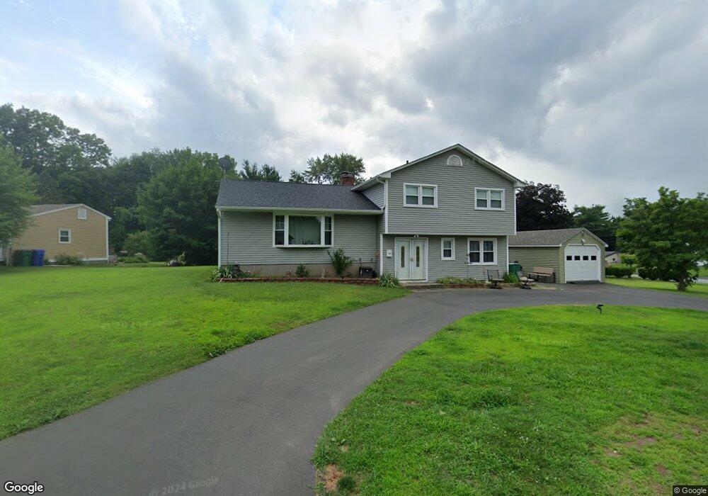 1 Hilltop Cir, Bloomfield, CT 06002 - photo 1