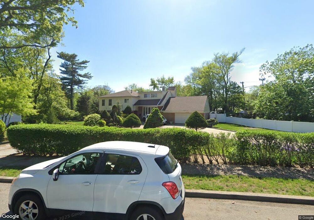 620 Mohawk Rd, West Hempstead, NY 11552 - photo 1