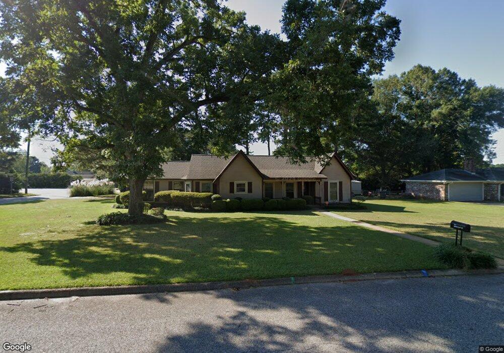 401 Woodleigh Rd, Dothan, AL 36305 - photo 1