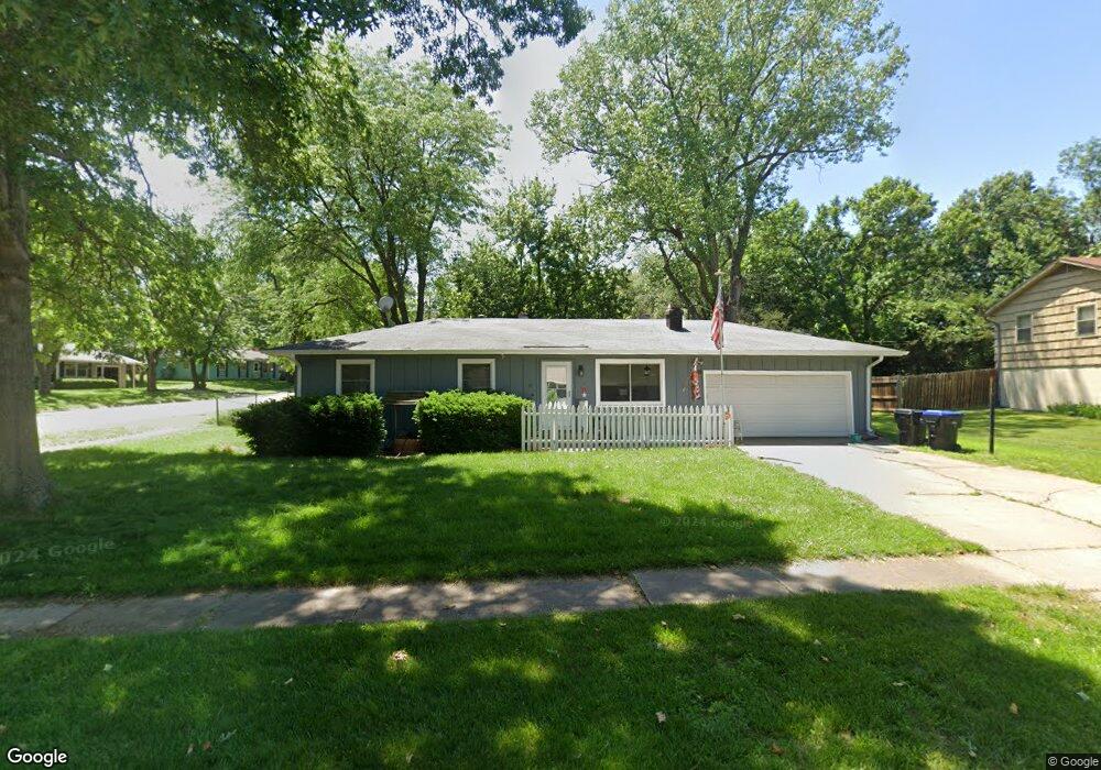 3239 SW Westwood Dr, Topeka, KS 66614 - photo 1