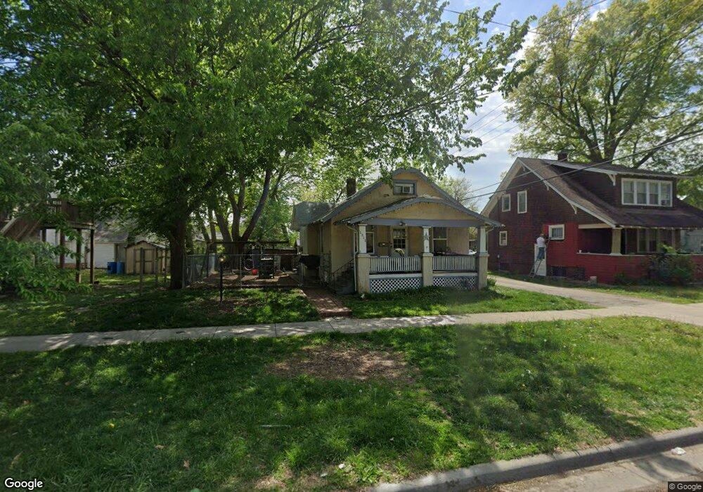 1311 SW 5th St, Topeka, KS 66606 - photo 1