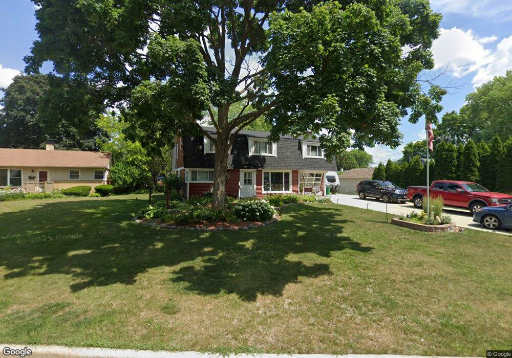 2104 Sigwalt St, Rolling Meadows, IL 60008 - photo 1