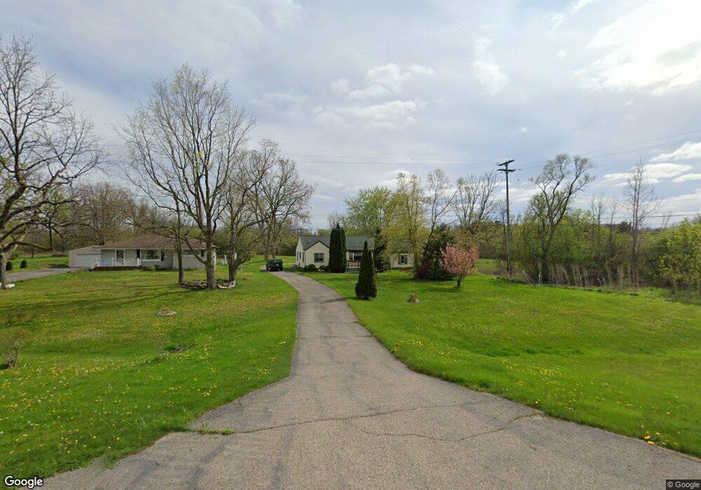 1028 E Reid Rd, Grand Blanc, MI 48439 - photo 1