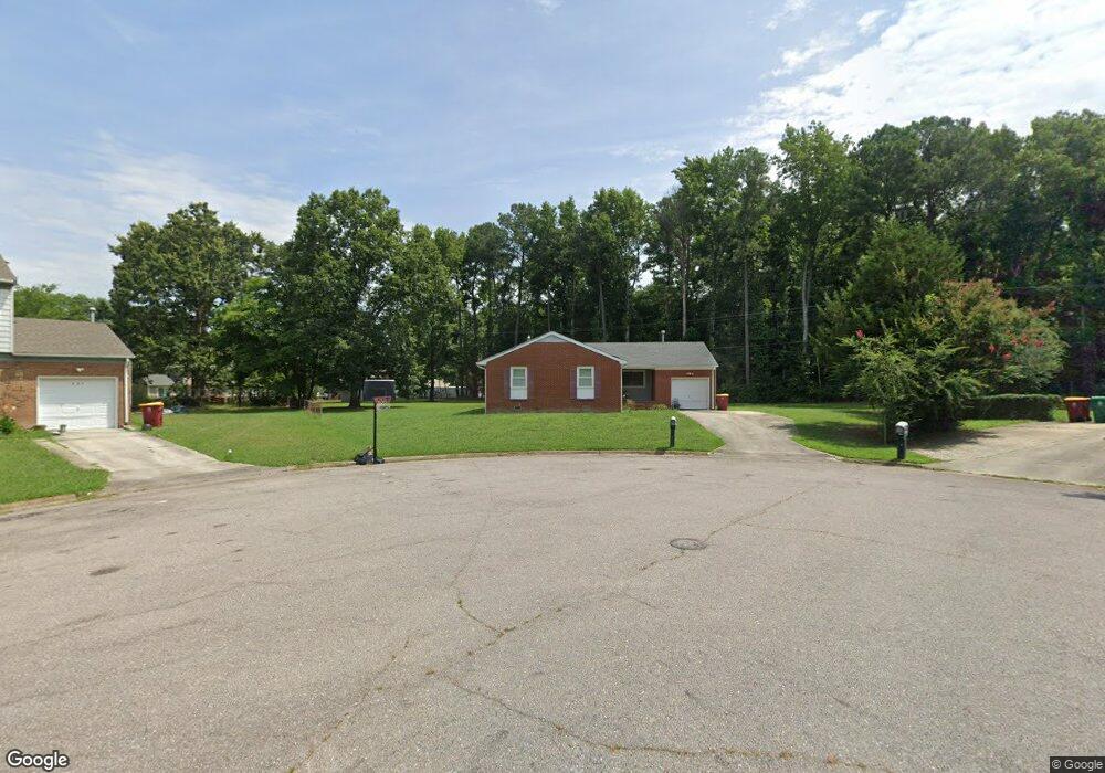 649 Oakwood Cir, Petersburg, VA 23805 - photo 1