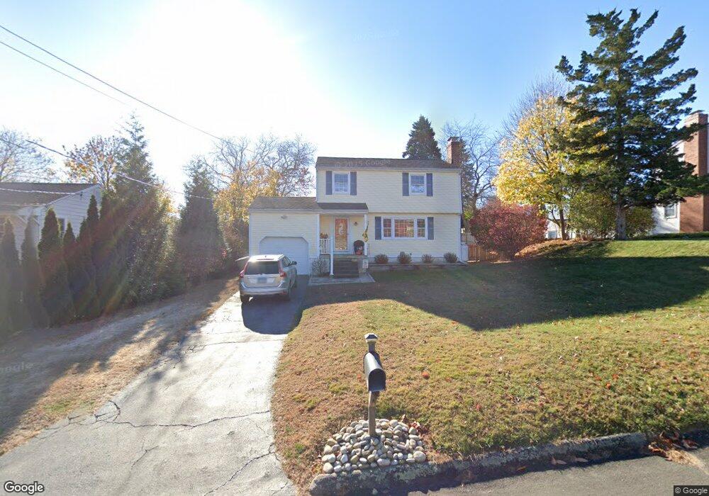 13 Penncove Rd, Niantic, CT 06357 - photo 1