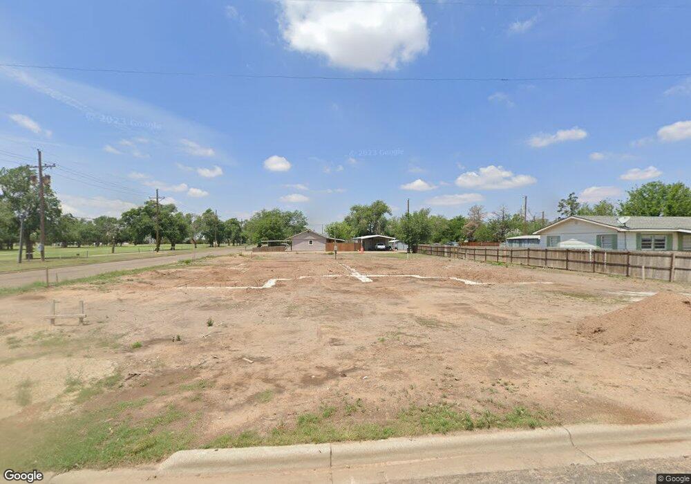 401 Canyon St, Plainview, TX 79072 - photo 1