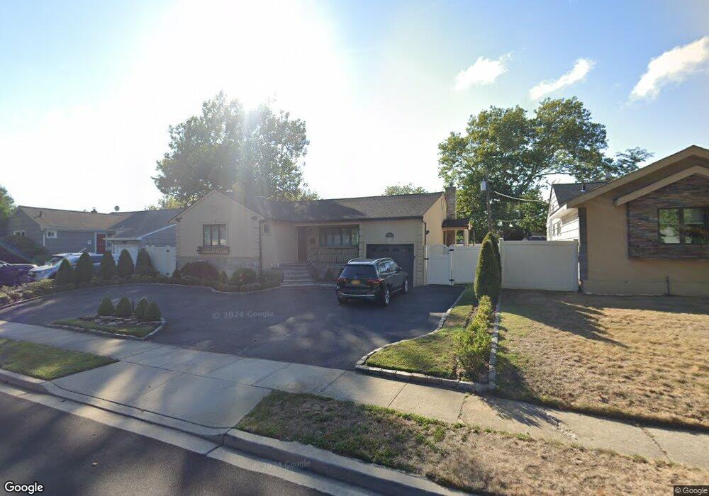 212 Hungry Harbor Rd, Valley Stream, NY 11581 - photo 1