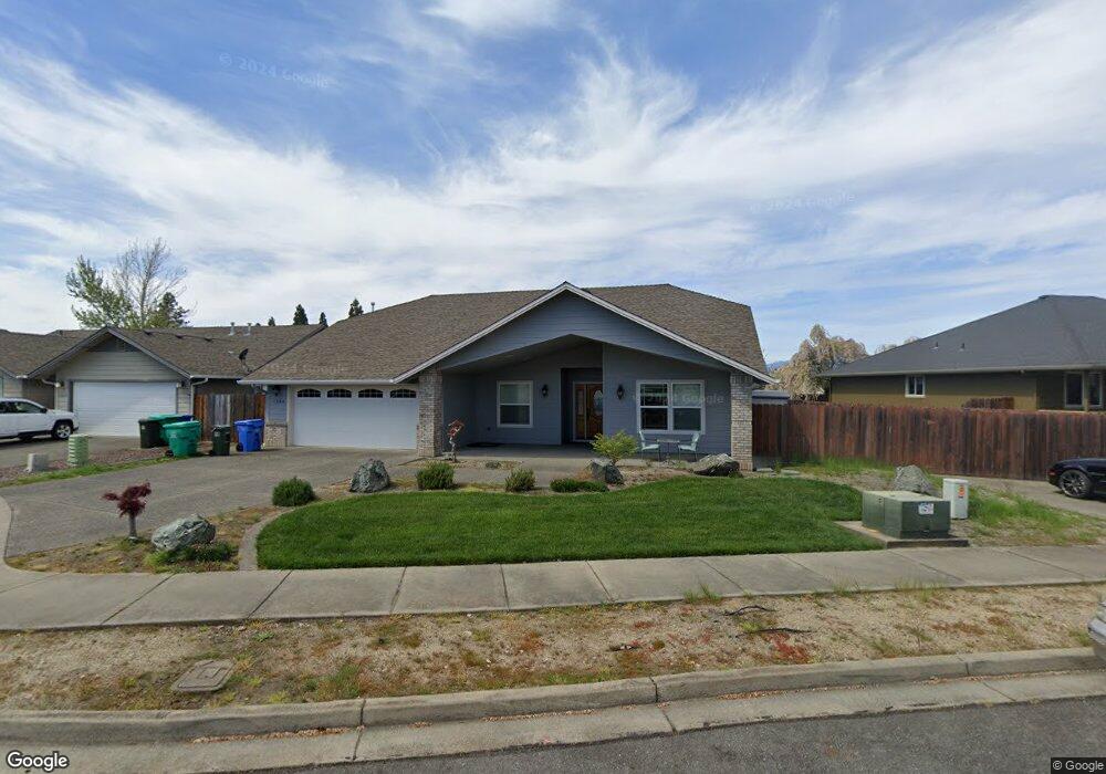 1304 SW Sturgeon Ct, Grants Pass, OR 97527 - photo 1