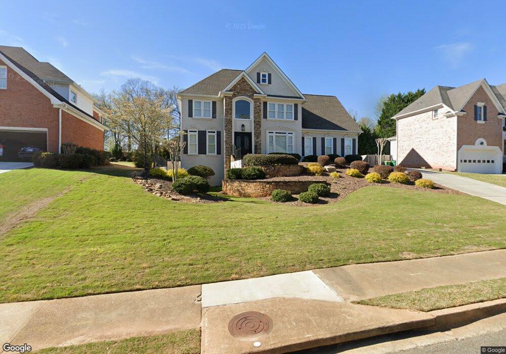 5585 Preserve Cir, Alpharetta, GA 30005 - photo 1