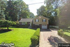 26 Peat St, Harrington Park, NJ 07640