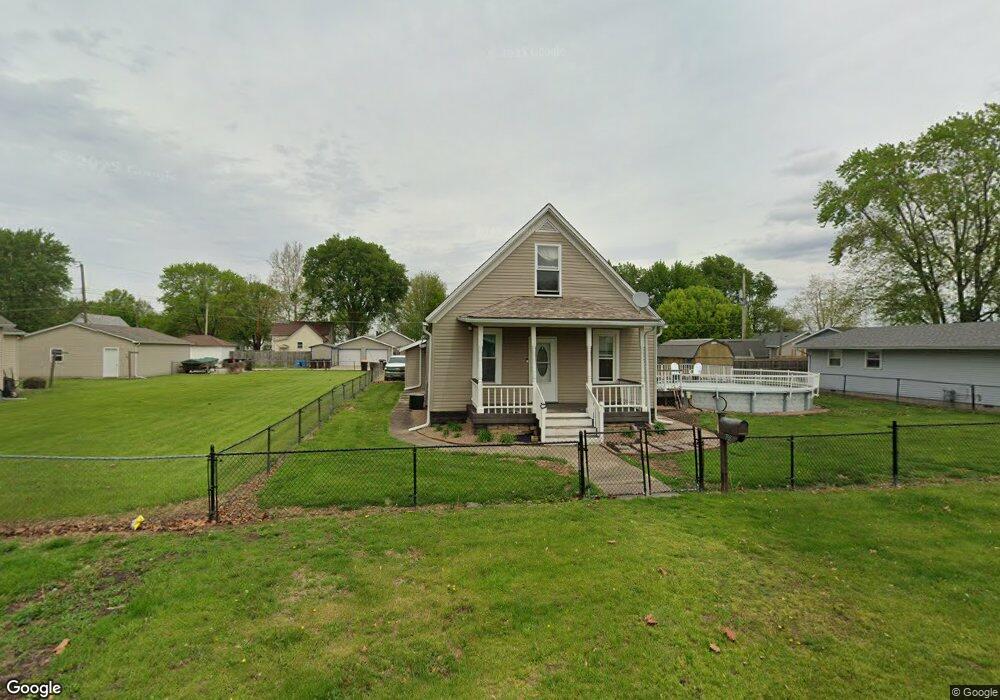 708 Oklahoma Ave, Lincoln, IL 62656 - photo 1