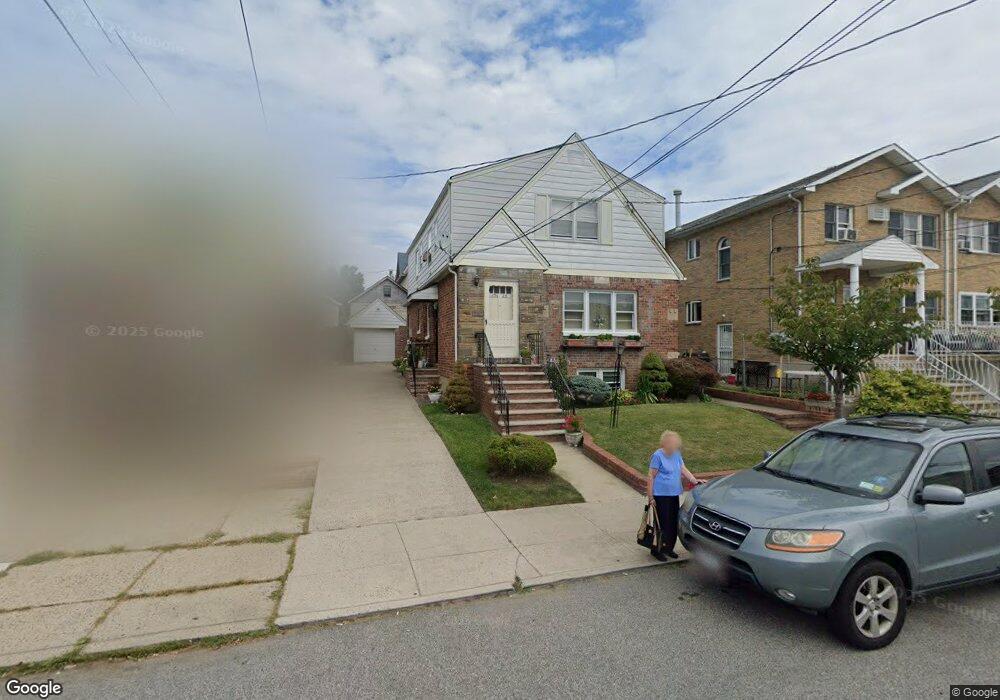 13625 62nd Ave, Flushing, NY 11367 - photo 1