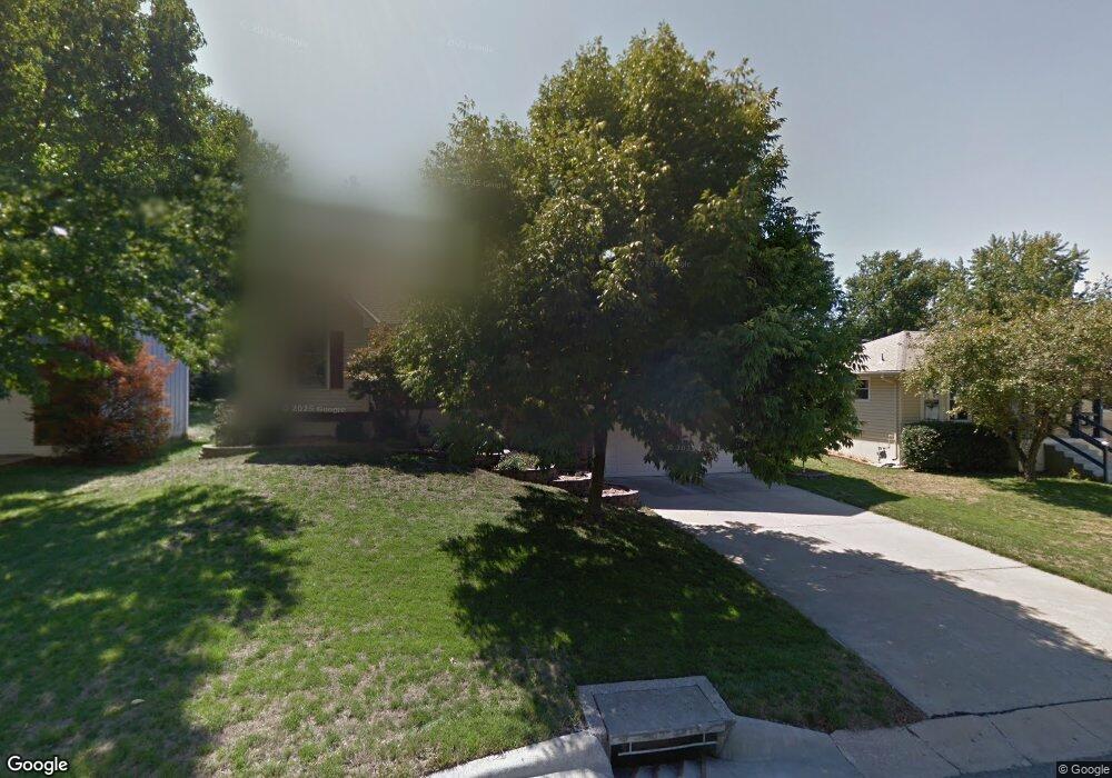 1828 NW Willowbrook Dr, Blue Springs, MO 64015 - photo 1