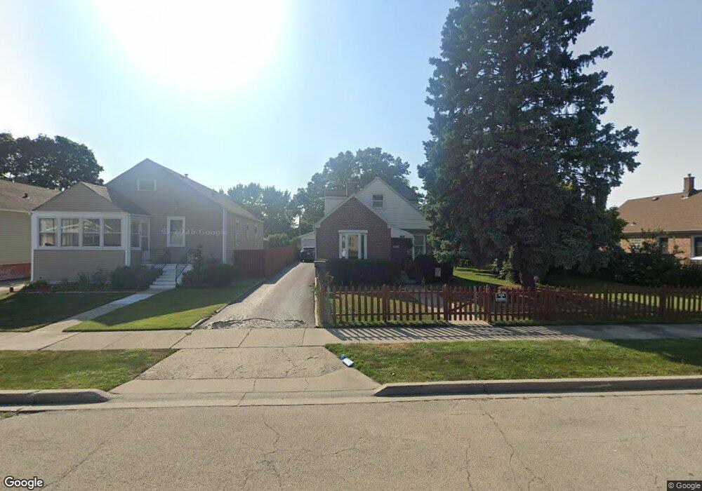 574 S Fulton Ave, Waukegan, IL 60085 - photo 1