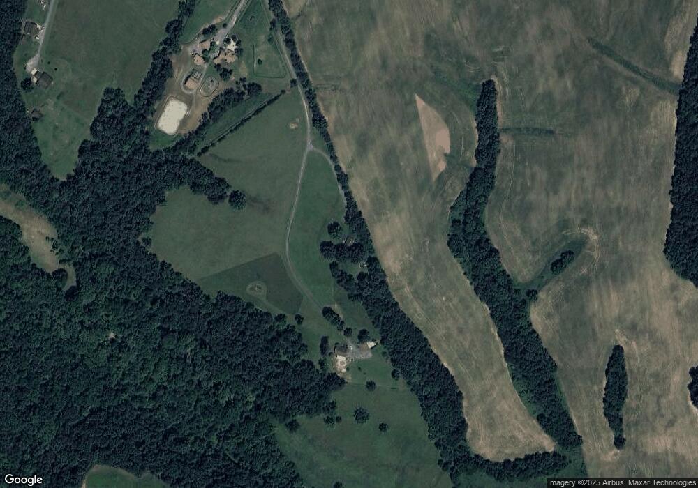 678 W Parkins Mill Rd, Winchester, VA 22602 - photo 1